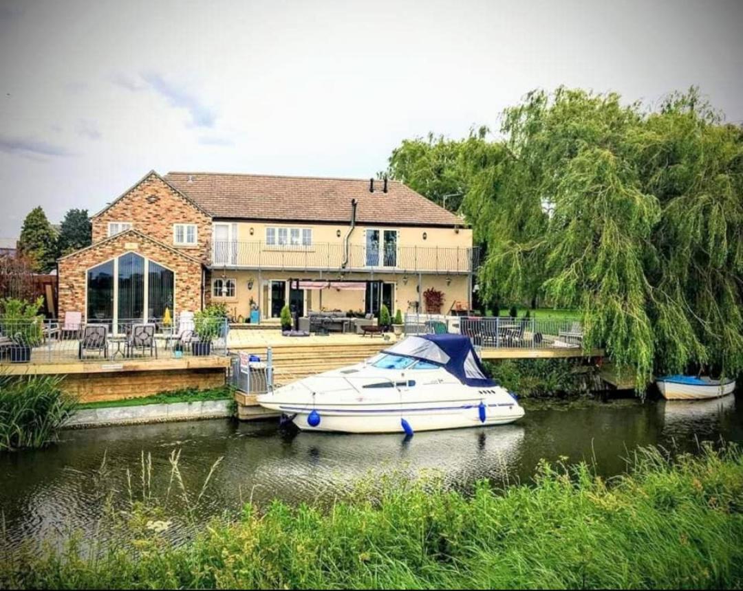 Riverside Lodge Whittlesey ภายนอก รูปภาพ